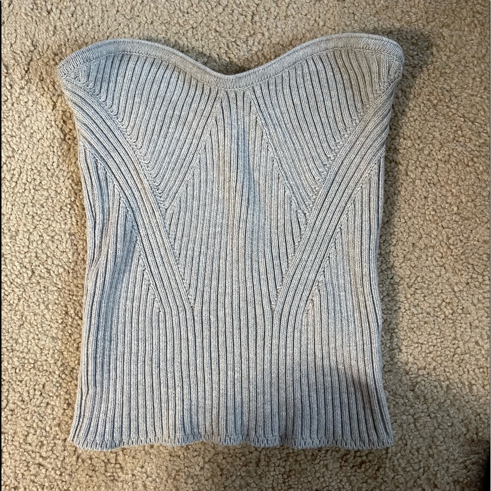 Women’s strapless top